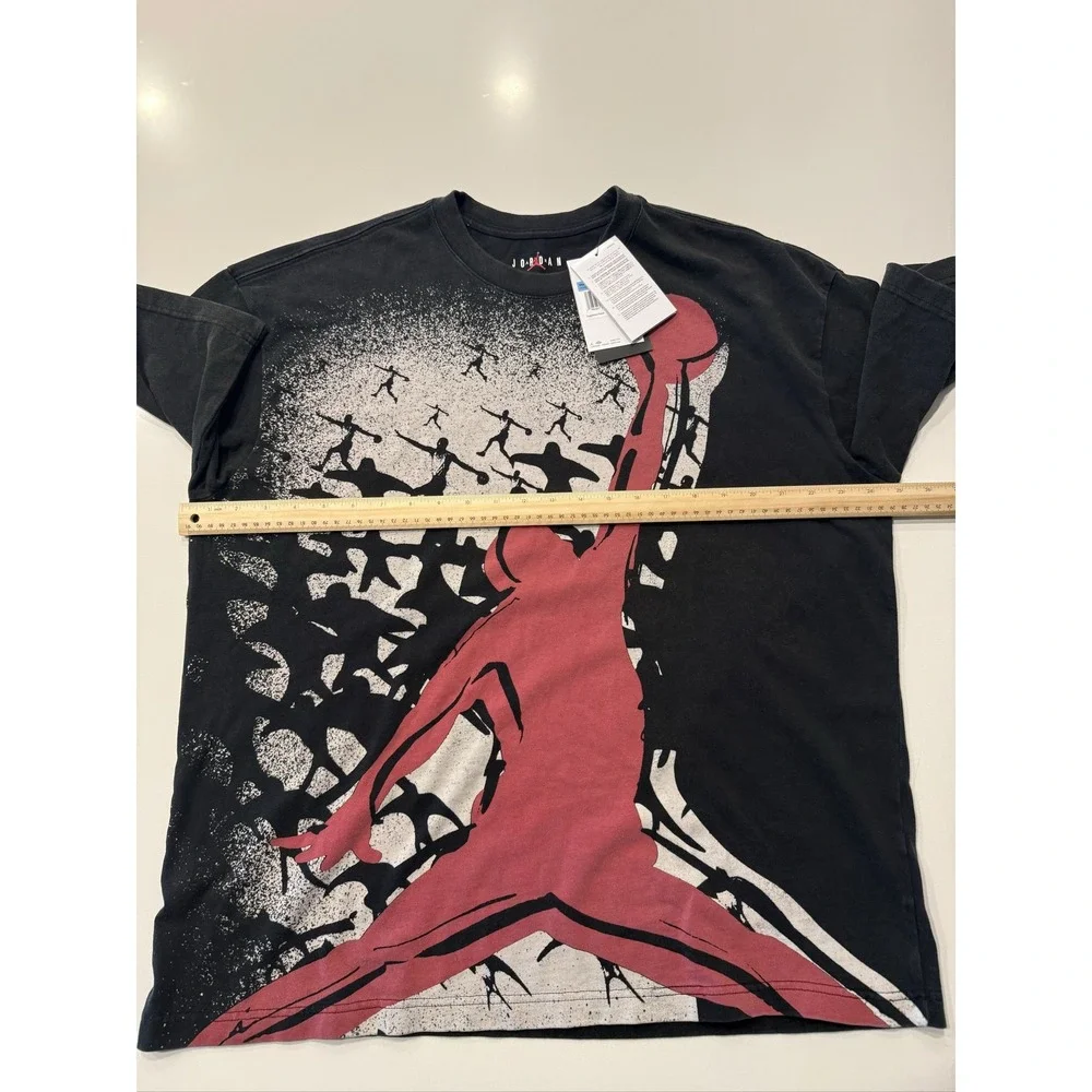 Jordan Reissue Graphic Oversized T-Shirt Men's M Black Gym Red HQ8982-010